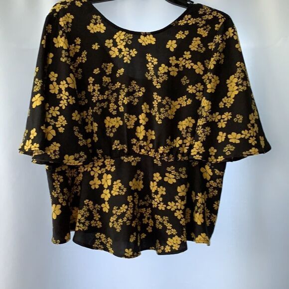 Who What Wear Medium yellow and black floral cropped top.  NWT - Picture 3 of 10